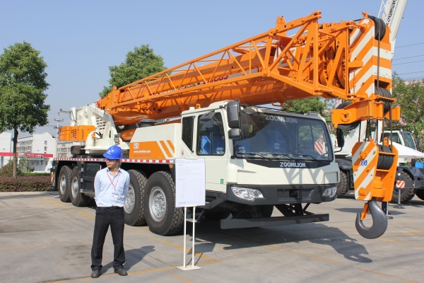 ให้เช่ารถเครน 16-400ตัน รับขนย้ายเครื่องจักรขนาดใหญ่โดยทีมชักลากที่ชำนาญงาน ติดต่อคุณชูสิทธิ์ 084-5986154