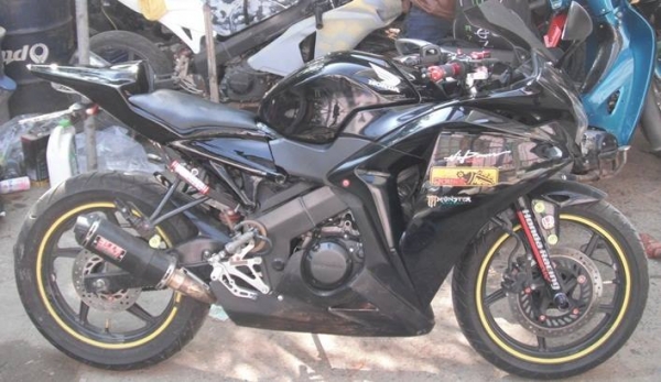 ขาย แฟริ้งท้าย cbr1000 ซงตัวแข่ง
