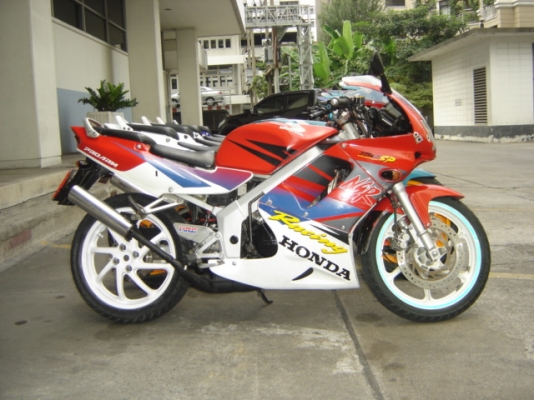NSR PROARM 150SP ขายด่วน กทม  สีแดง ขาว  สภาพดีครับ เครื่องยนต์ ดีเยี่ยมครับ สนใจติดต่อด่วน 0808051985 คุณ แจ็ค ราคา พิเศษ อยู่ ที่ กทม สีลม ซอย 10  บางรัก  กทม 10500