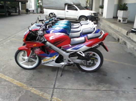 NSR PROARM 150SP ขายด่วน กทม  สีแดง ขาว  สภาพดีครับ เครื่องยนต์ ดีเยี่ยมครับ สนใจติดต่อด่วน 0808051985 คุณ แจ็ค ราคา พิเศษ อยู่ ที่ กทม สีลม ซอย 10  บางรัก  กทม 10500