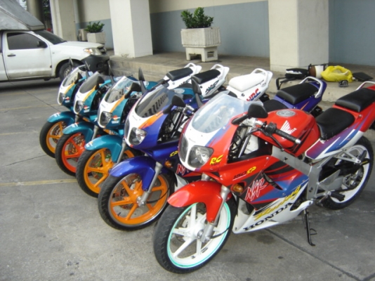 NSR PROARM 150SP ขายด่วน กทม  สีแดง ขาว  สภาพดีครับ เครื่องยนต์ ดีเยี่ยมครับ สนใจติดต่อด่วน 0808051985 คุณ แจ็ค ราคา พิเศษ อยู่ ที่ กทม สีลม ซอย 10  บางรัก  กทม 10500