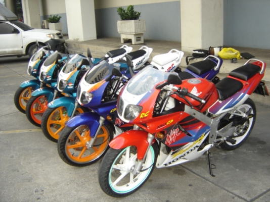 NSR PROARM 150SP ขายด่วน กทม  สีแดง ขาว  สภาพดีครับ เครื่องยนต์ ดีเยี่ยมครับ สนใจติดต่อด่วน 0808051985 คุณ แจ็ค ราคา พิเศษ อยู่ ที่ กทม สีลม ซอย 10  บางรัก  กทม 10500