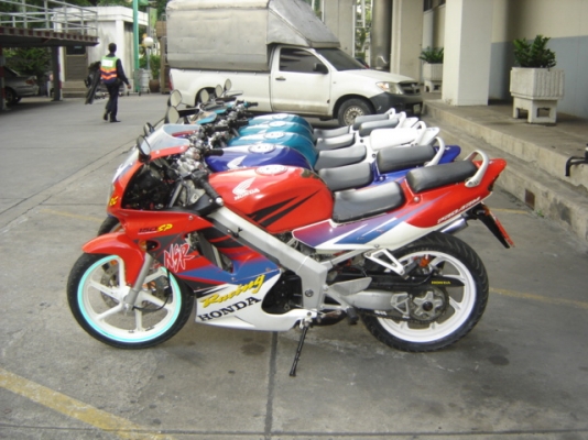 NSR PROARM 150SP ขายด่วน กทม  สีแดง ขาว  สภาพดีครับ เครื่องยนต์ ดีเยี่ยมครับ สนใจติดต่อด่วน 0808051985 คุณ แจ็ค ราคา พิเศษ อยู่ ที่ กทม สีลม ซอย 10  บางรัก  กทม 10500