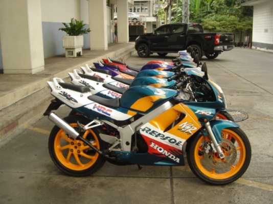 NSR PROARM 150SP ขายด่วน กทม  สีแดง ขาว  สภาพดีครับ เครื่องยนต์ ดีเยี่ยมครับ สนใจติดต่อด่วน 0808051985 คุณ แจ็ค ราคา พิเศษ อยู่ ที่ กทม สีลม ซอย 10  บางรัก  กทม 10500