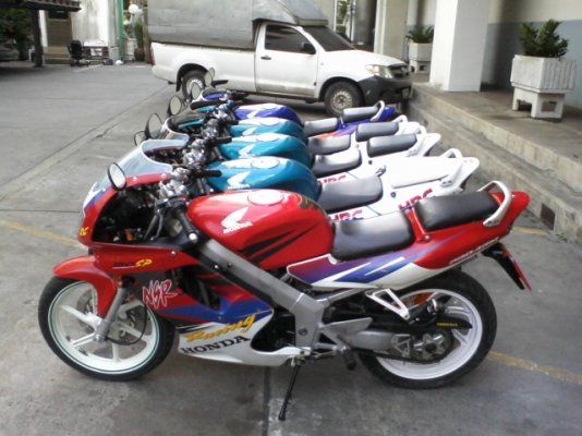 NSR PROARM 150SP ขายด่วน กทม  สีแดง ขาว  สภาพดีครับ เครื่องยนต์ ดีเยี่ยมครับ สนใจติดต่อด่วน 0808051985 คุณ แจ็ค ราคา พิเศษ อยู่ ที่ กทม สีลม ซอย 10  บางรัก  กทม 10500