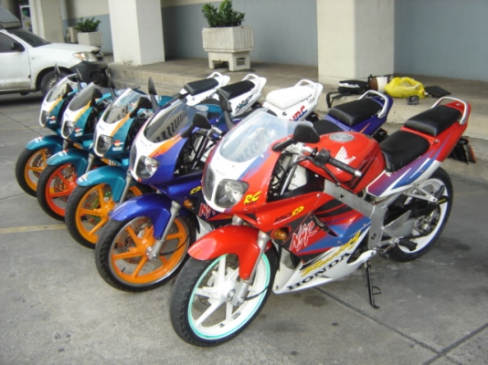 NSR PROARM 150SP ขายด่วน กทม  สีแดง ขาว  สภาพดีครับ เครื่องยนต์ ดีเยี่ยมครับ สนใจติดต่อด่วน 0808051985 คุณ แจ็ค ราคา พิเศษ อยู่ ที่ กทม สีลม ซอย 10  บางรัก  กทม 10500