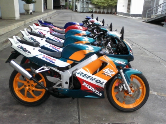 NSR PROARM 150SP ขายด่วน กทม  สีแดง ขาว  สภาพดีครับ เครื่องยนต์ ดีเยี่ยมครับ สนใจติดต่อด่วน 0808051985 คุณ แจ็ค ราคา พิเศษ อยู่ ที่ กทม สีลม ซอย 10  บางรัก  กทม 10500