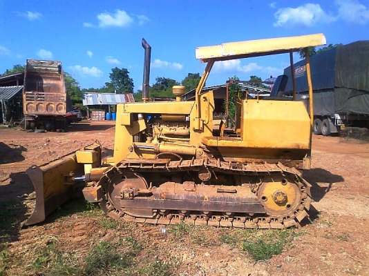 แทรคเตอร์ CAT D3 B ใบมีด 6 ทิศทาง