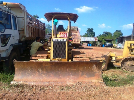 แทรคเตอร์ CAT D3 B ตีนเป็ด ใบมีด 6 ทิศทาง ช่วงล่าง 85\%