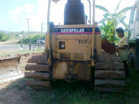 แทรคเตอร์ CAT D3 B ตีนเป็ด ใบมีด 6 ทิศทาง ช่วงล่าง 85\%