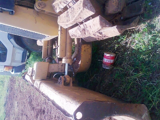 แทรคเตอร์ CAT D3 B ตีนเป็ด ใบมีด 6 ทิศทาง ช่วงล่าง 85\%