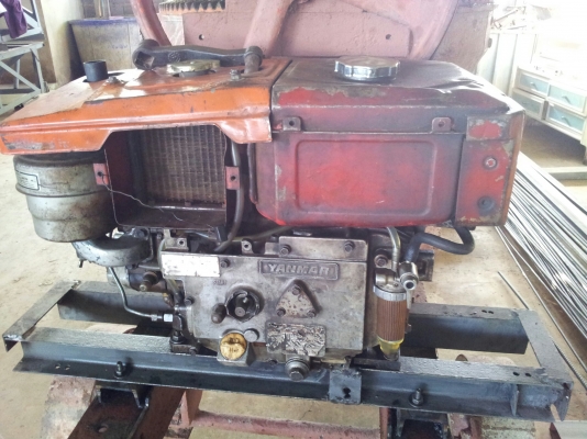 ขายโม่เหล็กหล่อ + เครื่องยนต์ยันม่า 8.5 แรง ขายโม่เหล็กหล่อ + เครื่องยนต์ยันม่า 8.5 แรง