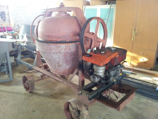 ขายโม่เหล็กหล่อ + เครื่องยนต์ยันม่า 8.5 แรง