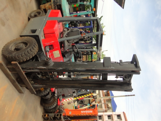 ขายรถ nissan fg25 แก็ส + นั้ามัน(2.5 TON) เสา 4 เมตร