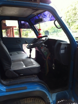 ขายถูก รถบรรทุก 6 ล้อกลาง. Isuzu. พวงมาลัยเพาเวอร์.  4 สูบ. 110. แรงม้า.ราคา 290,000  ติดต่อ.  คุณท๊อป. 087-786-4923