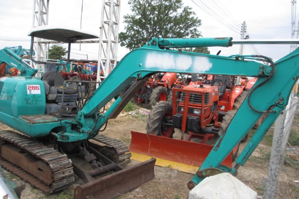 KOMATSU PC30-7 เก่านอก พร้อมใช้สุดๆ KOMATSU PC30-7 เก่านอก พร้อมใช้สุดๆ