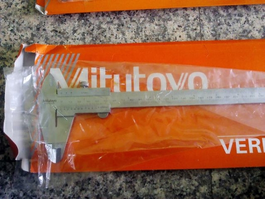 เวอร์เนีย MItutoyo 6 นิ้วใช้น้อยมากเก็บอย่างดี วัดกว้าง ลึก และรูใน ได้หมด สภาพใหม่มากพร้อมใช้