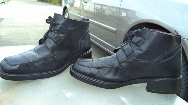 Clarks  size 10  brands present the Officer Shoes