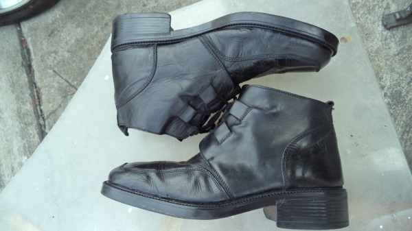 Clarks  size 10  brands present the Officer Shoes