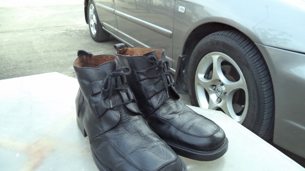 Clarks  size 10  brands present the Officer Shoes