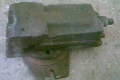 ปากกามิลลิง 9.5 นิ้วงานนอกสภาพสวยครับปากสวยๆครับไม่มีบิ่นครับ สามารถปรับองศาได้ครับ หนักครับตัวนี้ ประมาณ 40-50 โลไดครับ ปากขนาด 9.5 นิ้ง  งานเก่าครับตัวนี้ ราคานี้สุดคุ้มครับ