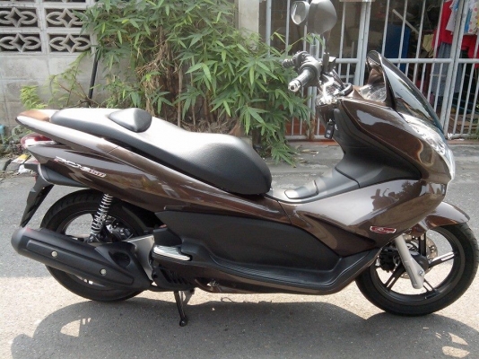 ขาย HONDA PCX 150 ปี 56 รถวิ่งไป 213 กิโลเมตร ขาย HONDA PCX 150 ปี 56 รถวิ่งไป 213 กิโลเมตร