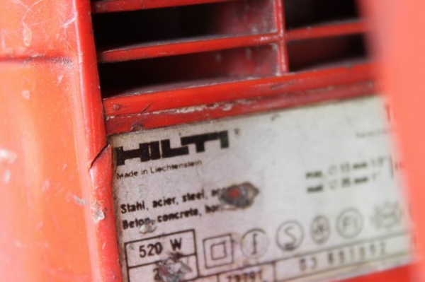 สว่านเจาะกระแทก HILTI TE22 สภาพสวยๆ เสียงเพราะๆ ลดเหลือ 5000บ. สว่านเจาะกระแทก HILTI TE22 สภาพสวยๆ เสียงเพราะๆ ลดเหลือ 5000บ.