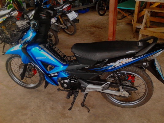 WAVE 125 เดิมๆ ผู้หญิงใช้ ครับ