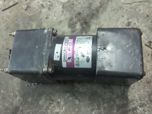 (ถ่ายVDOให้ดู)มอเตอร์เกียร์ ORIENTAL หมุนที่ประมาณ 60 รอบต่อนาที แรงบิดเยอะ 220V. 3 เฟส แต่ต่อใช้ไฟบ้าน220 V.ได้ตาม