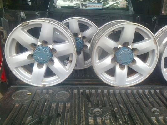 แมคฟอร์ดแรนเจอร์ 4x4 ขอบ 15 เดิมๆ มาแล้วครับ