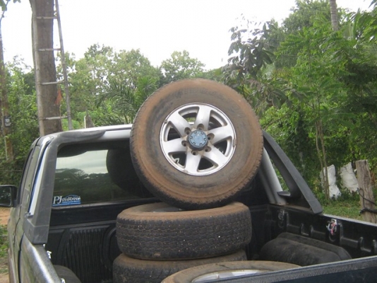 แมคฟอร์ดแรนเจอร์ 4x4 ขอบ 15 เดิมๆ มาแล้วครับ