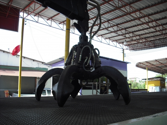 รถบรรทุก ISUZU  ปี 2540   275 แรงม้า พร้อมเฮี้ยบ 6 ตัน