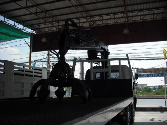 รถบรรทุก ISUZU  ปี 2540   275 แรงม้า พร้อมเฮี้ยบ 6 ตัน