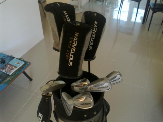 ชุดกอล์ฟของคนถนัดซ้าย