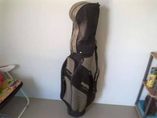 ชุดกอล์ฟของคนถนัดซ้าย