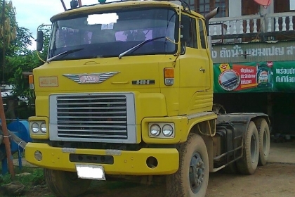 บริการ..ขนย้าย รถแบคโฮ รถแทรคเตอร์ รถเกรด เรือ รถบด ฯลฯ ด้วยราคามิตรภาพ