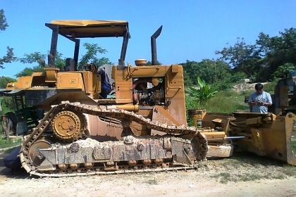 บริการ..ขนย้าย รถแบคโฮ รถแทรคเตอร์ รถเกรด เรือ รถบด ฯลฯ ด้วยราคามิตรภาพ