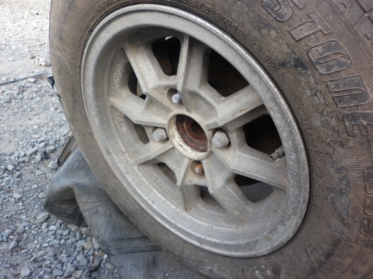 ขายแม็กขอบ 13   กว้าง  5.5