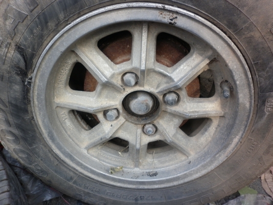 ขายแม็กขอบ 13   กว้าง  5.5