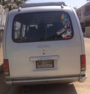 ขายรถตู้ ISUZU ทะเบียนไม่ขาด  95,000