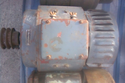 ไดปั่นไฟ 3 กิโลวัตต์สภาพเดิมๆพร้อมใช้งานครับไฟแรงดีครับใช้ยาวครับรุ่นนี้ราคานี้คุ้มครับ