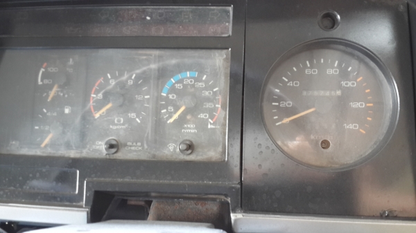 ขาย ISUZU Rocky 10 ล้อ เพลาเดียว 175 HP แท้ ปี 34 (FVM12MY) เครื่องดี (6BGI) เดิม ๆ สภาพสวยมาก ขาย 800,000  โทร 081-8507085 (เอ)