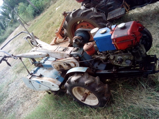 รถไถเดินตาม พร้อมโรตารี่ เครื่องยนต์ดีเซล เป็นรุ่นตัวใหญ่