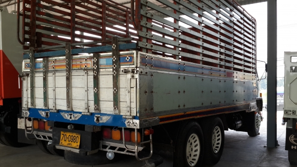 รถบรรทุก 10 ล้อ ยี่ห้อ ISUZU รุ่น FVM195 ขาย 970,000 โทร 081-8507085 (เอ)