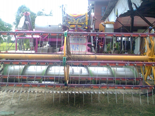 ชายรถเกียวข้าวกระสอบ พร้อมเทรนเลอร์ รถเกี่ยวซื้อใหม่ๆ ใช้งานเกี่ยวแค่600ไร่ อายุรถ1ปี รถเกี่ยวข้าวดีครับแต่เจ้าของเหนื่อยเลยขาย เครื่องอีซูซุ240เทอร์โบ ตัวเดิน10HT ปั้มเบอร์22ไดกิ้น ราคาต่อรองกันได้ คุยถูคอแถมคนขับนาปีฝีมือ1คน 0862465934