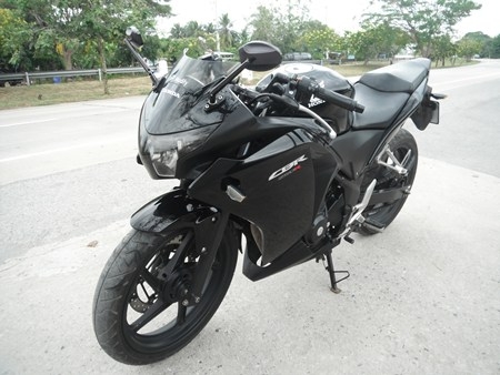ขายรถมอเตอร์ไซค์ HONDA CBR 250R สภาพสวย รถปี 2011