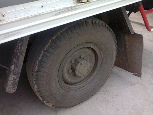 ขายสี่ล้อกลาง ห้างแท้ ยูโร 2  ปี 48   100 แรง ออกห้างมือเดียว ไม่เคยบรรทุกหนัก