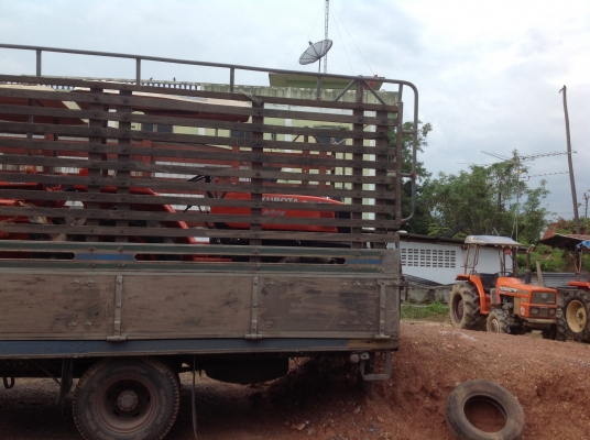 ปัญญาแทรคเตอร์มาแล้ว...จัดมาให้ครับ คูโบต้า L2808  พร้อมเครื่องตัดหญ้า 110ม. (ใหม่)