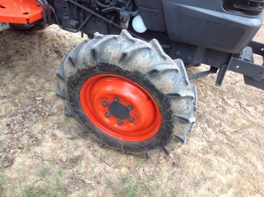 ปัญญาแทรคเตอร์มาแล้ว...จัดมาให้ครับ คูโบต้า L2808  พร้อมเครื่องตัดหญ้า 110ม. (ใหม่)