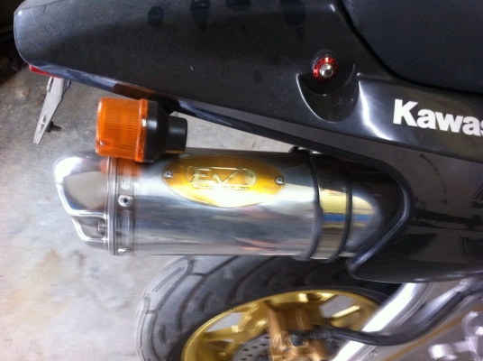 ธารนนทบุรี//ขาย kawasaki ksr ปี50 ของแต่งเต็มวิ่งน้อย สวยๆ ราคา40,000บาท ทะเบียนพร้อมโอน